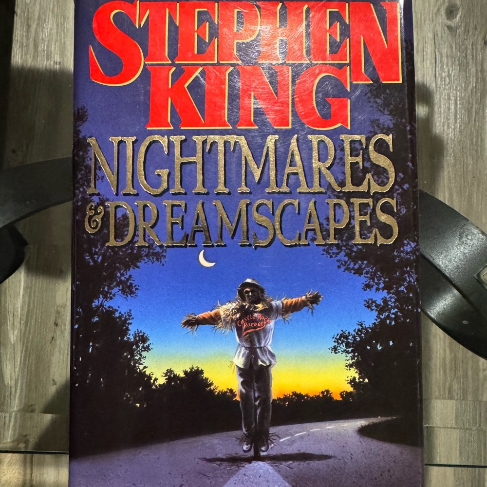 Stephen King Nightmares & Dreamscapes Paperback - Bold Red/Blue Cover